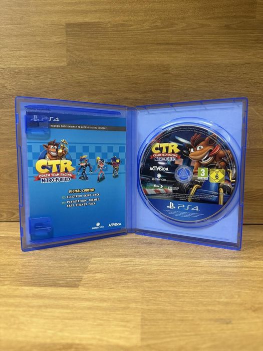 Playstation 4 slim със 2 джойстика