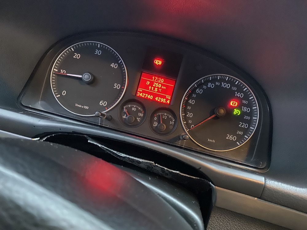 Volkswgen TOURAN 2.0 TDI Нов Внос