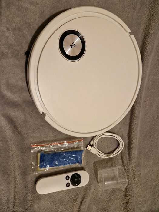 Aspirator automat NOU! 2 în 1, aspiră și spală