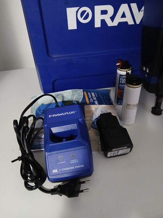 Pistol de bătut cuie pe gaz în beton și oțel RAWLPLUG R-SC40ii, ca NOU