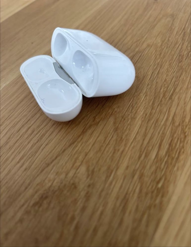 Apple AirPods Pro 2 Lightning кабел