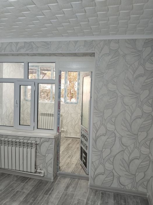 PRODAM 2/1/2. Квартира с РЕМОНТОМ.  Балкон 2х6. Янгиюль. У дороги