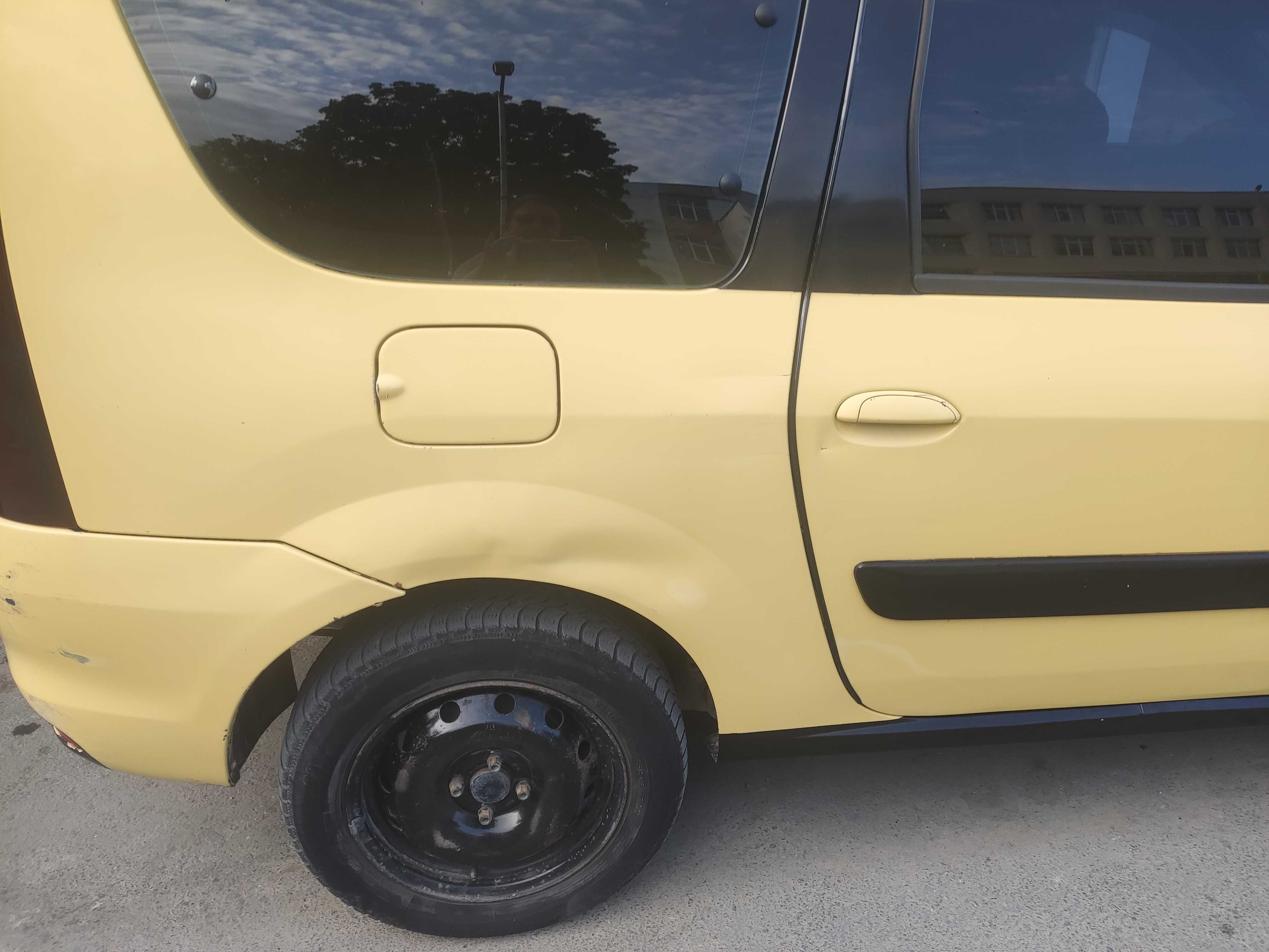 Продавам Дачия Логан 2009г                 1,6  газ -бензин .
