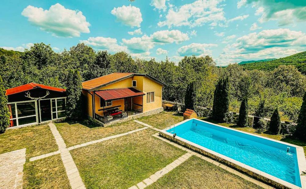 Къща за гости и вила с басейн Маркашница - гр. Белоградчик