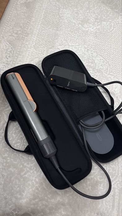 Dyson Airstrait от Зора