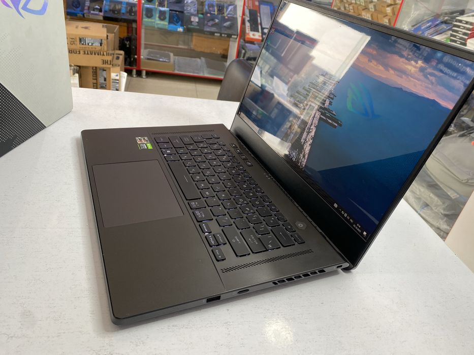 Asus ROG ZEPHYRUS  ryzen 9