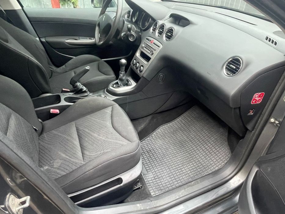 Vând Peugeot 308