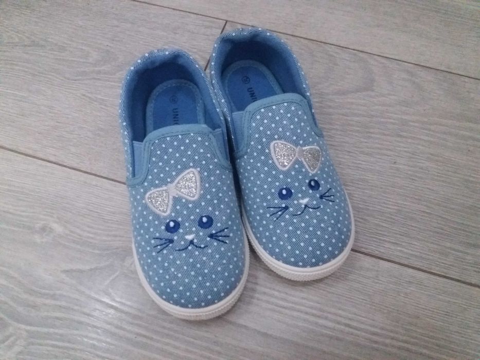 новая обувь для девочки