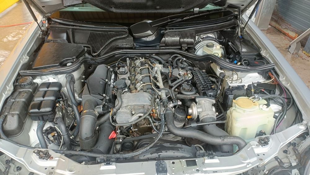 Vând Mercedes E 2.2 Cdi Fab 2000 FARA NICI UN ACT DOAR DE PIESE