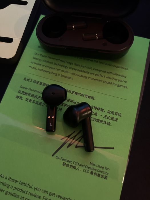 Razer hammerhead headphones