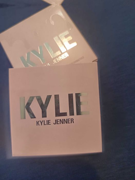 Хайлайтър Kylie Jenner