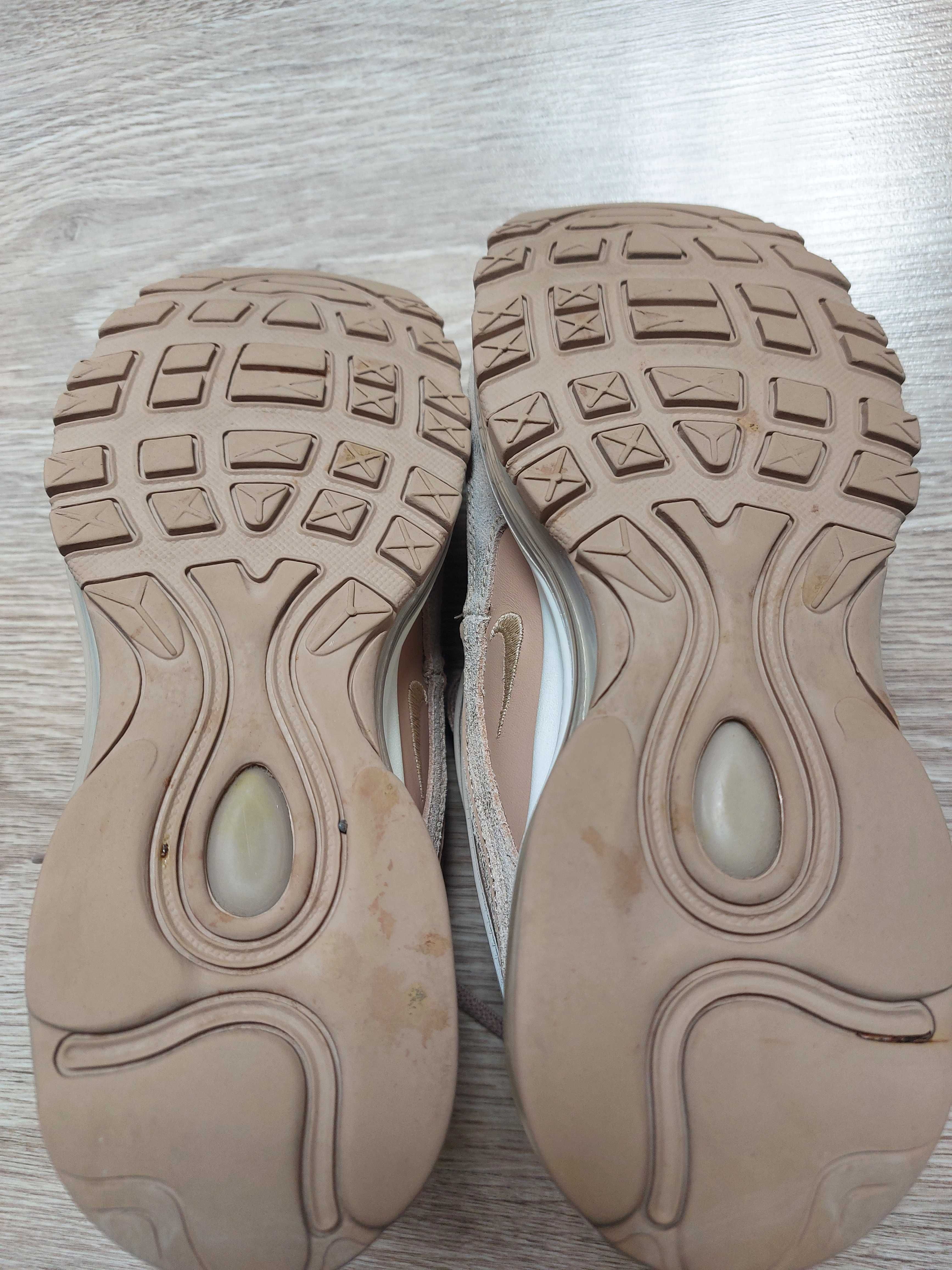 Дамски маратонки Nike