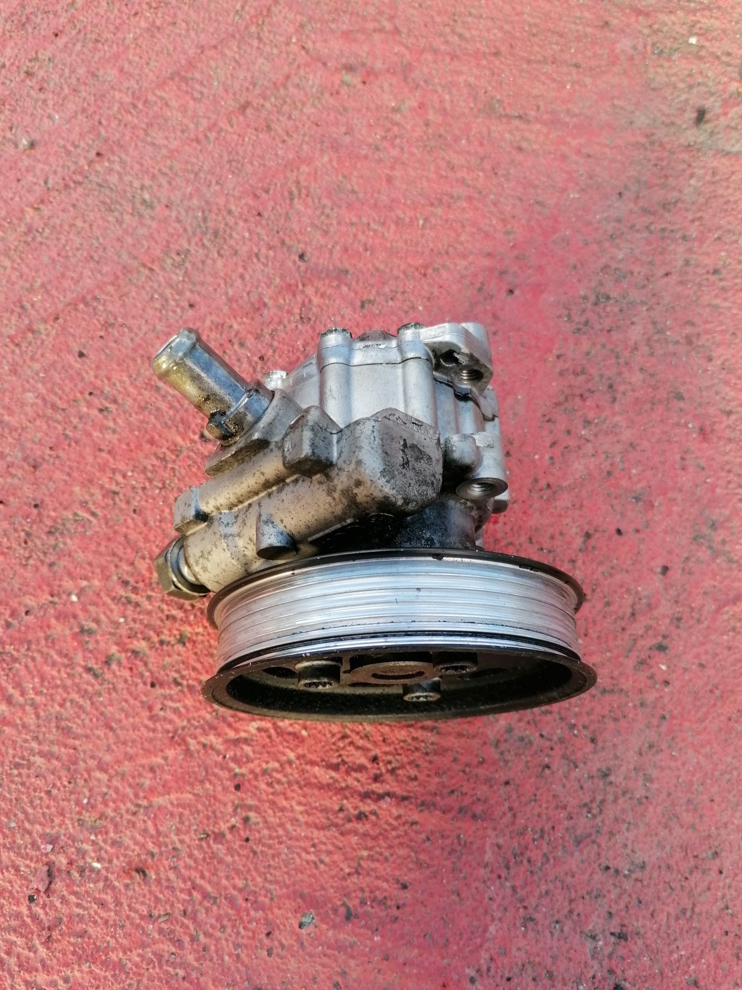 Pompă susținere servo direcție Audi a4 b7 motor 2.0tdi BPW 8E0145155N