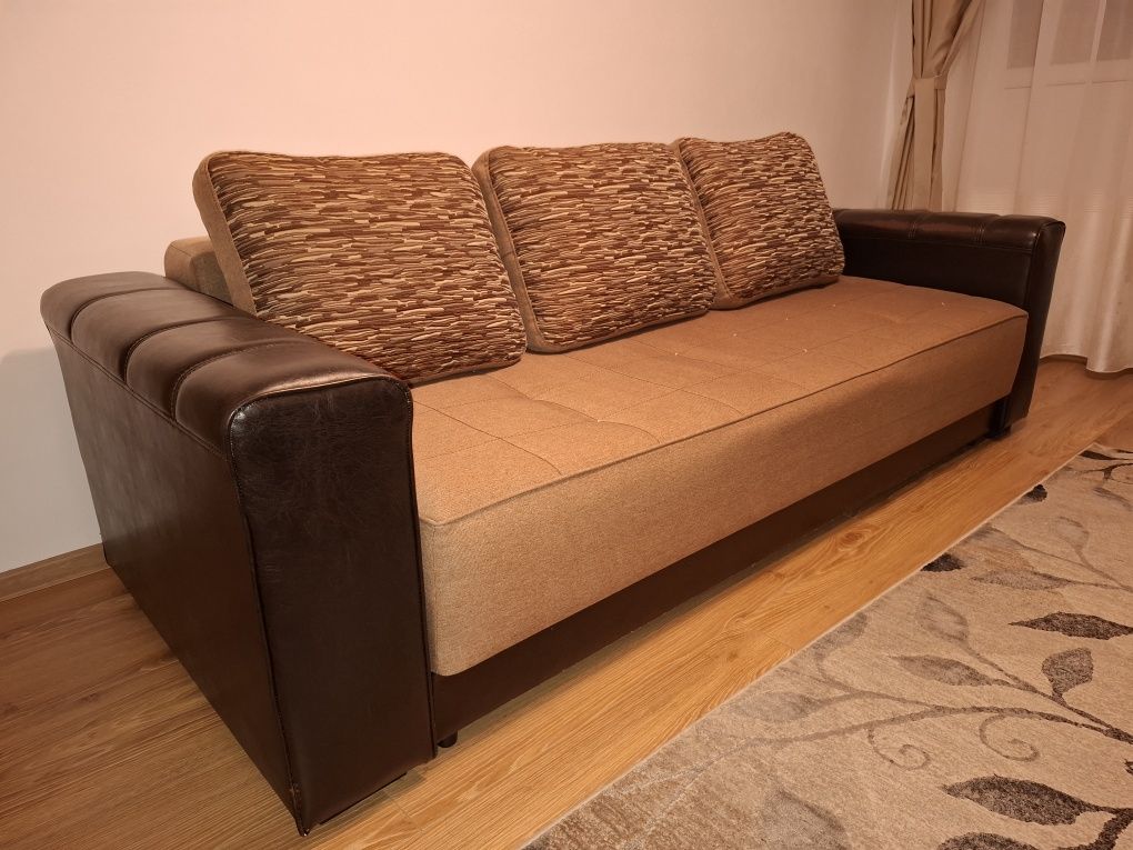 Canapea extensibilă cappuccino-wenge, 3 locuri, cu ladă depozitare.

C