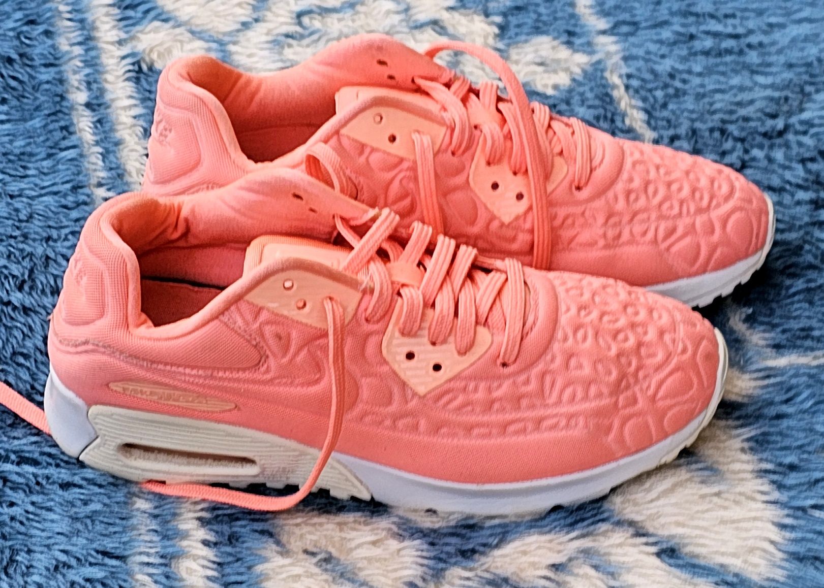 Nike Air Max 90 Ultra Plush "Atomic Pink оригинални дамски сникърси 38