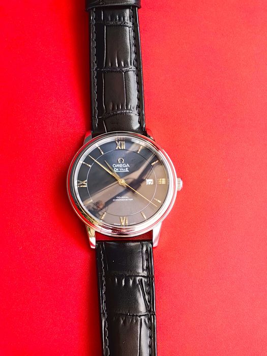 Omega De Ville с японски механизъм