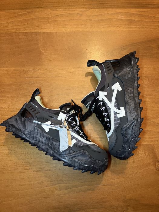 off white odsy black & green