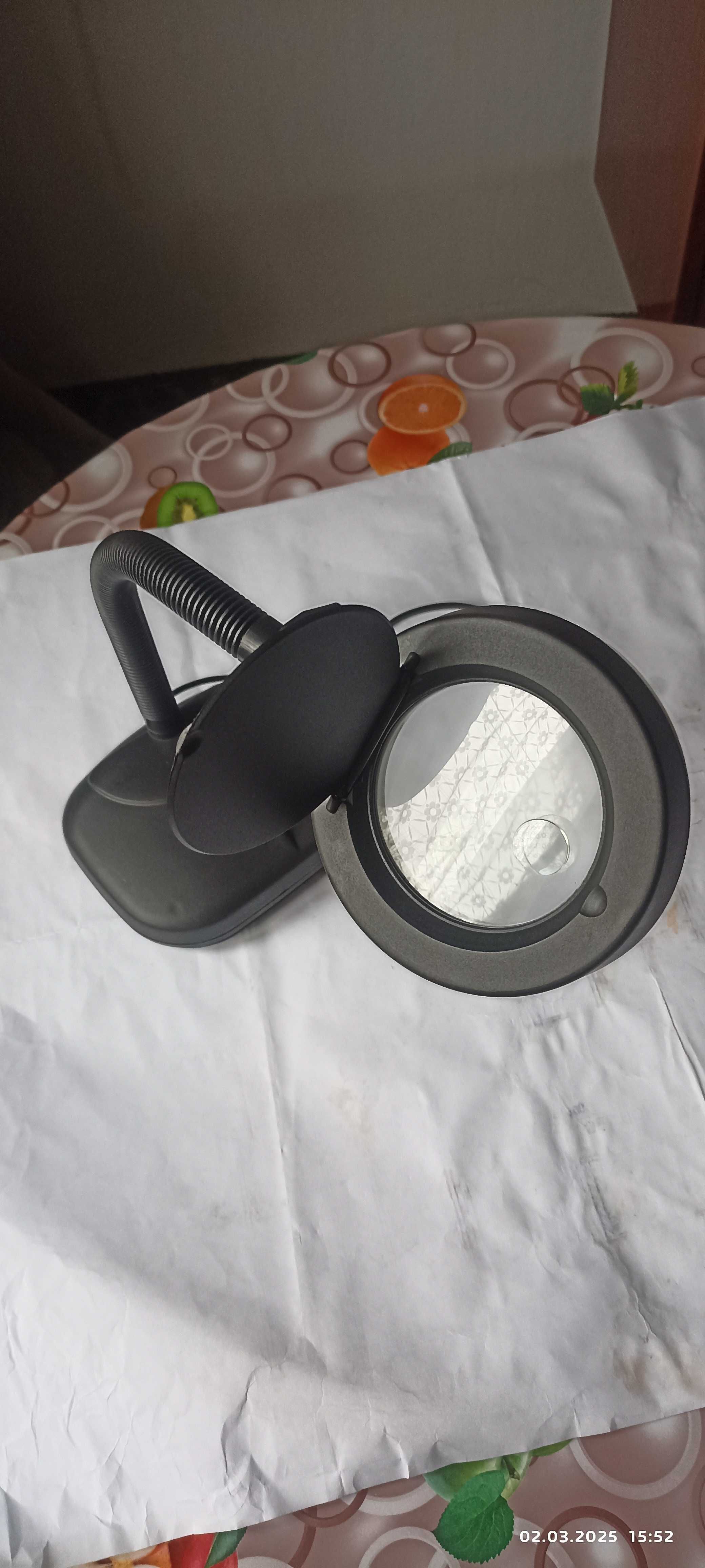 Лупа настольная с LED  подсветкой