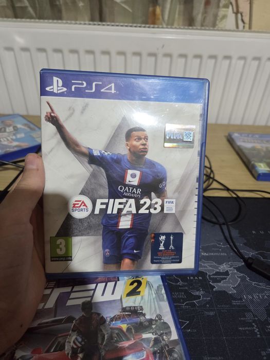 Vând ps 4 slim in stare foarte bună