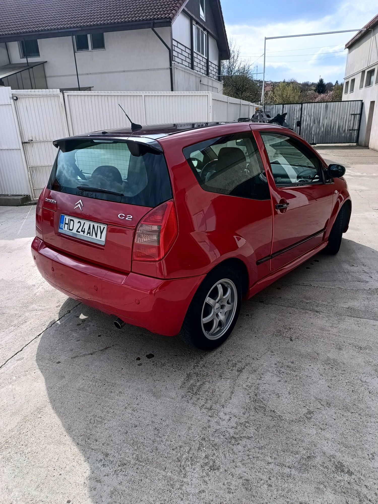 Vând Citroen C2 impecabil .
