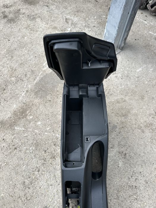 Централна конзола със подлакътник за Сеат Алтеа