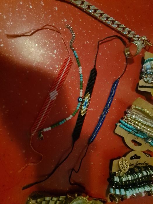 Handamale    bratari  inele  ceas