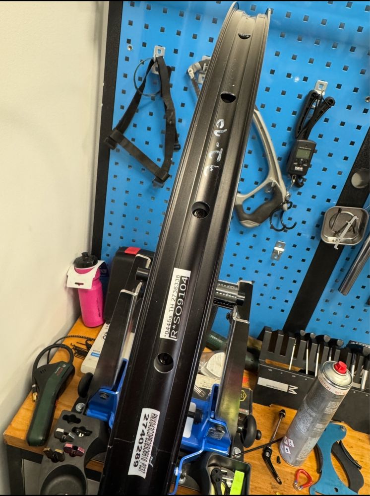 Roata Spate DTSwiss X1900, Janta si spitele sunt noi noute, nefolosite