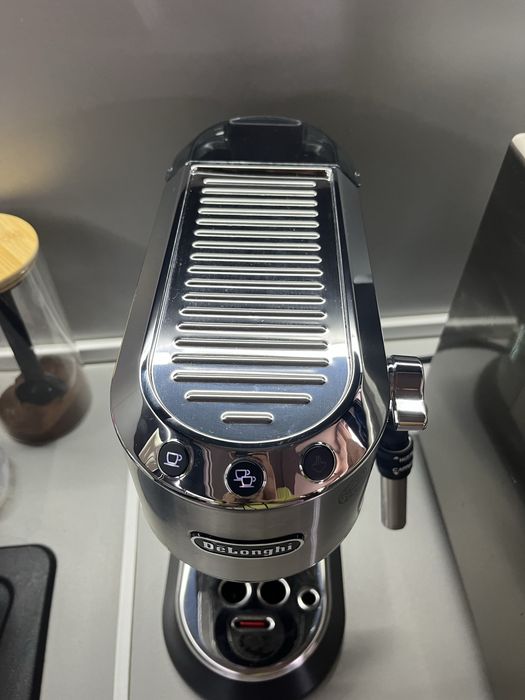 DeLonghi Dedica EC 685