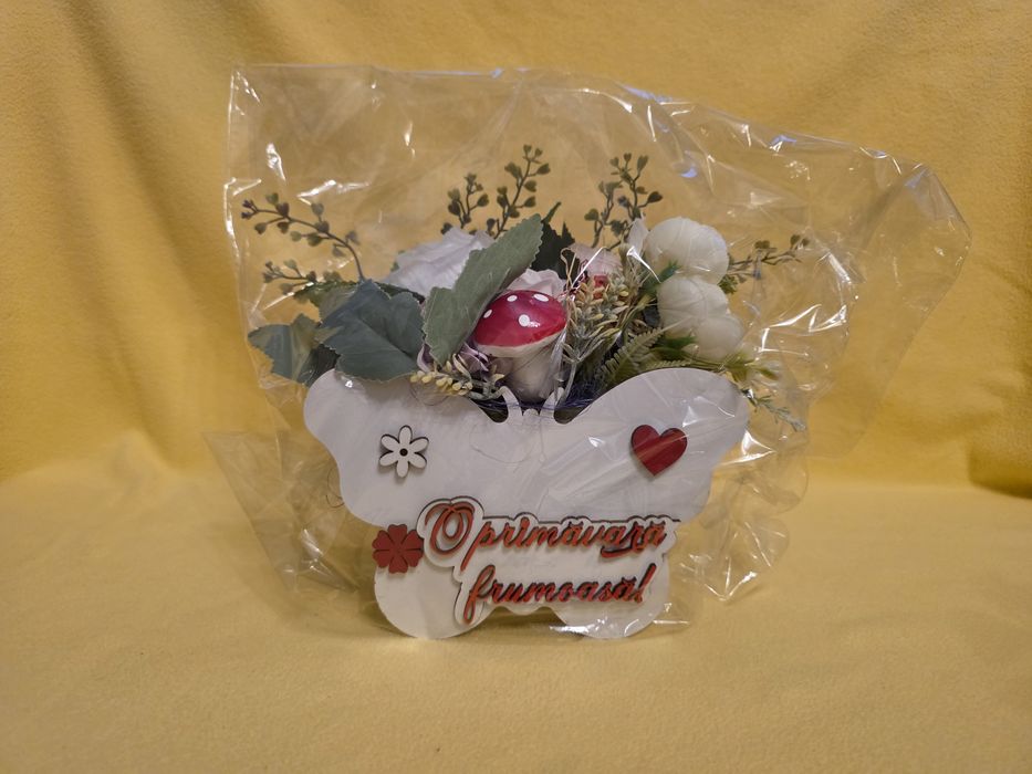 Aranjament floral de primăvară flori artificiale