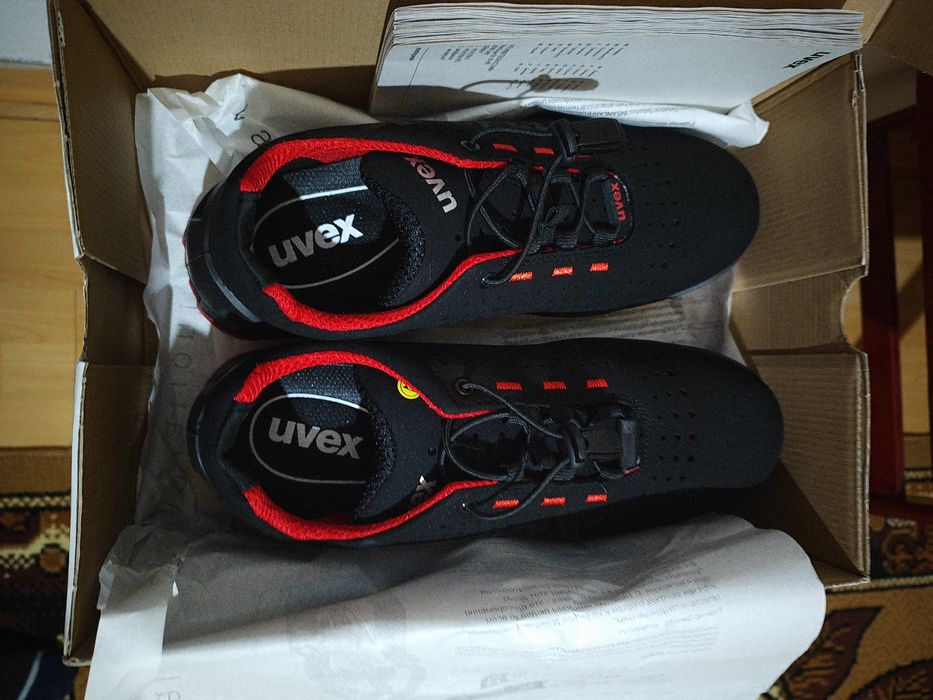Vând papuci Uvex noi nr 43