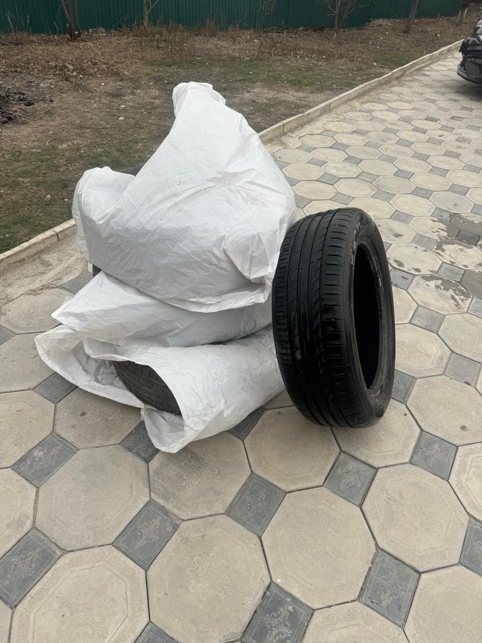 Летние шины 235/55/19