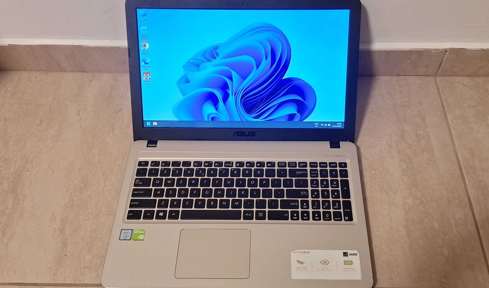 ASUS VivoBook 15   X540UBR  15.6" LED i3 Gen 7 8GB DDR4 GeForce MX 110