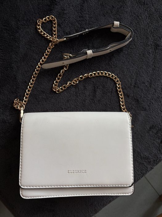 Бяла дамска чанта