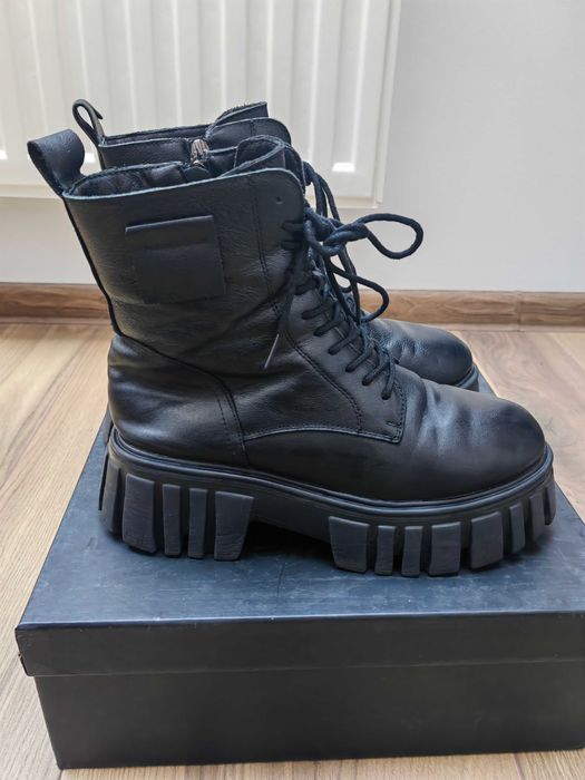 Ghete piele fete negre