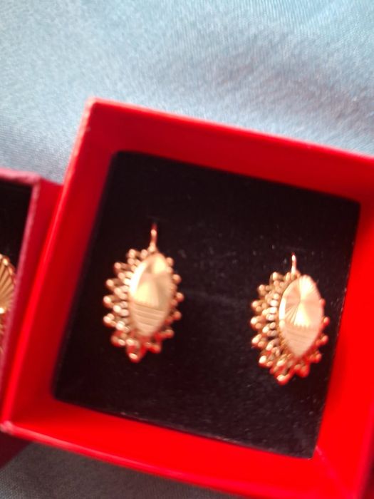 Cercei vechi din aur14k model coșuleț