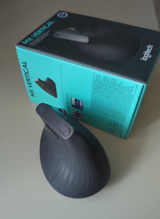 Mouse Logitech MC Vertical, negru