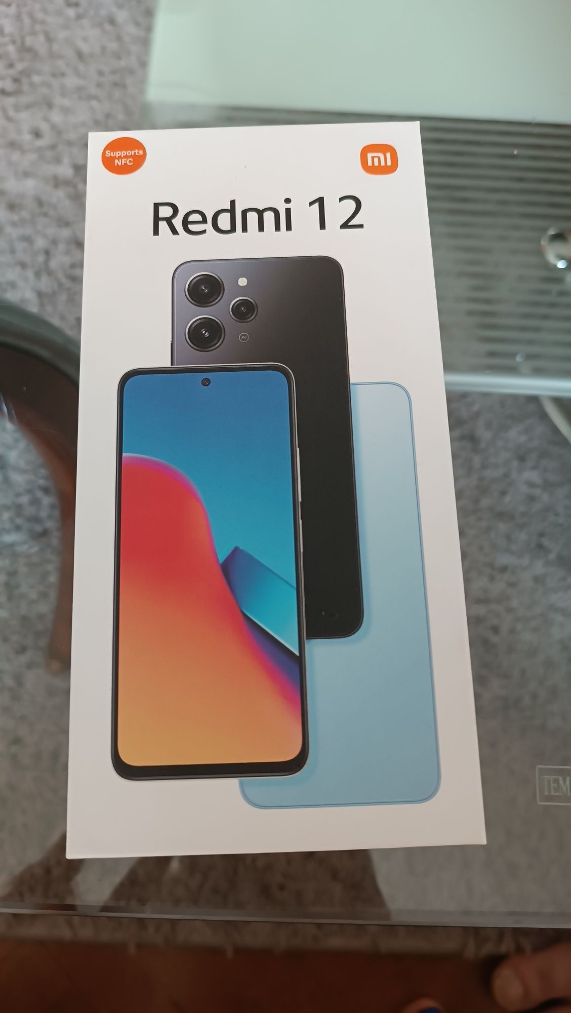 Продавам чисто нов телефон Redmi note 12