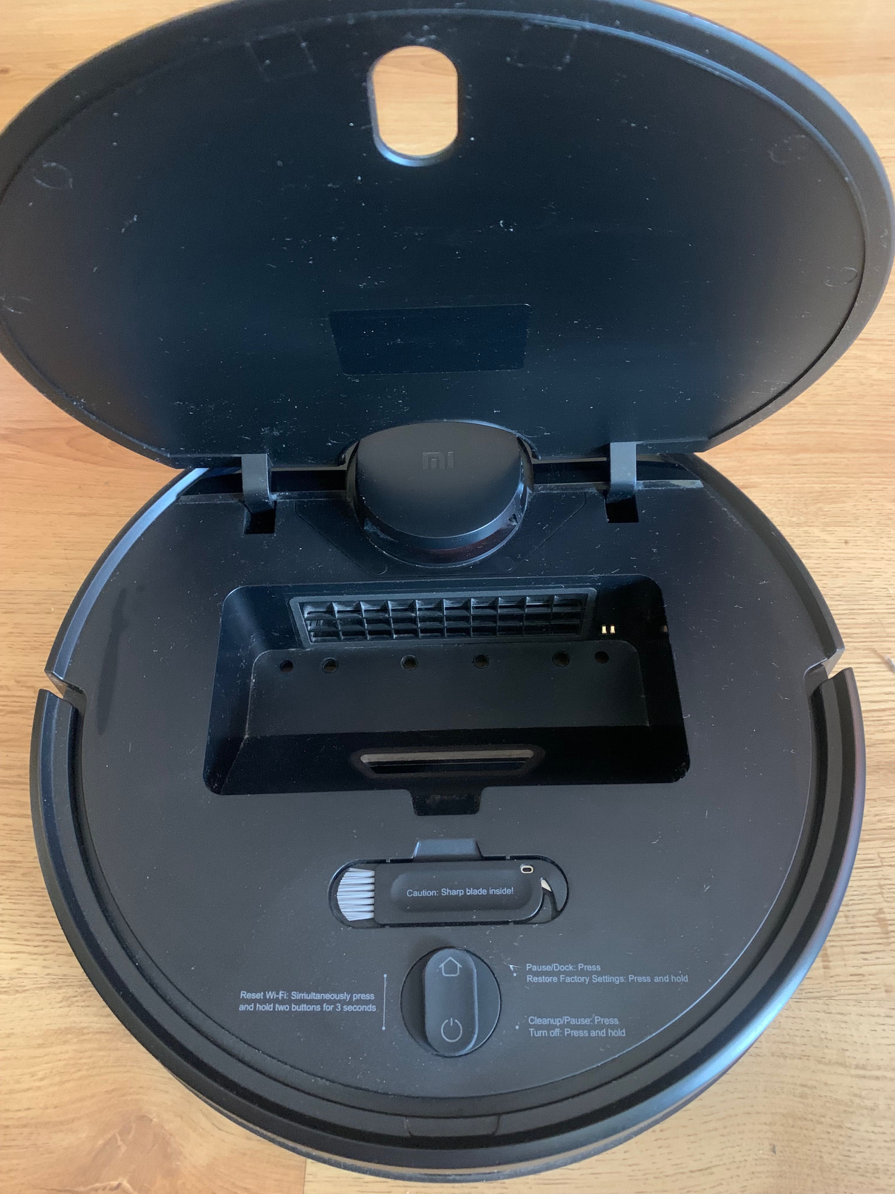 Продавам Mi robot vacuum Mop P