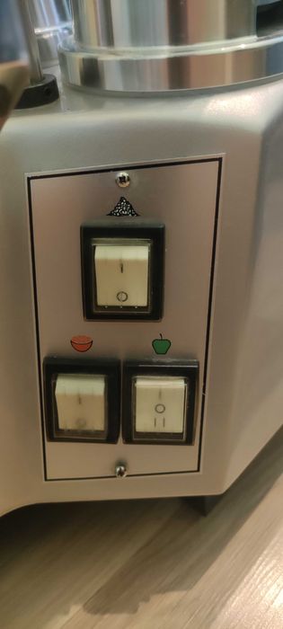 Групобар на фирма "Macap"