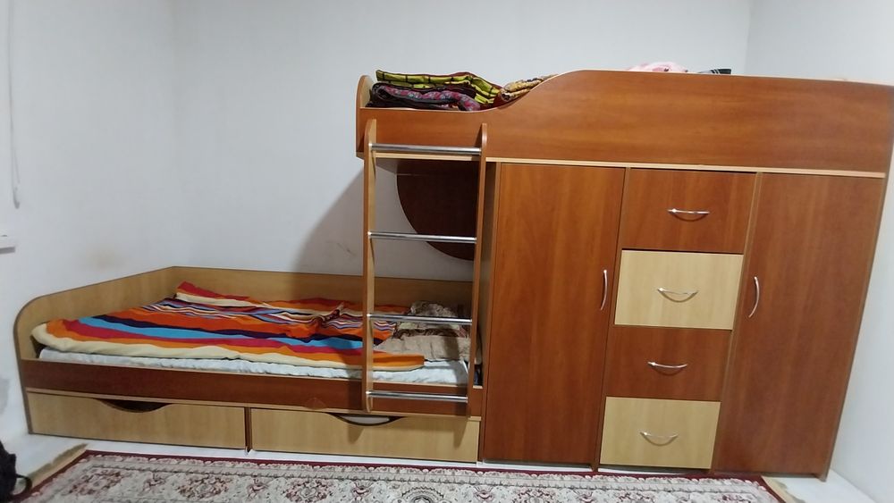 Продам детскую двухъярусную кровать