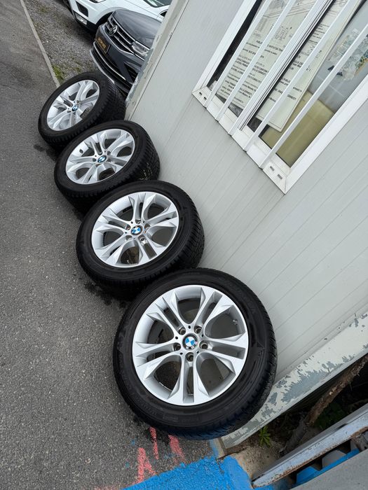 Jante Originale BMW X3/X4 pe 18 cu anvelope de iarna 245 50 18.
