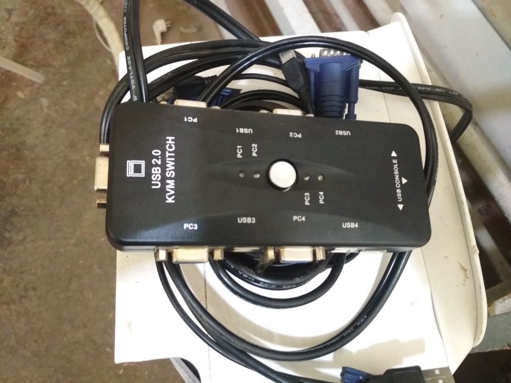 4-х портовый переключатель VGA switch разветвитель монитора