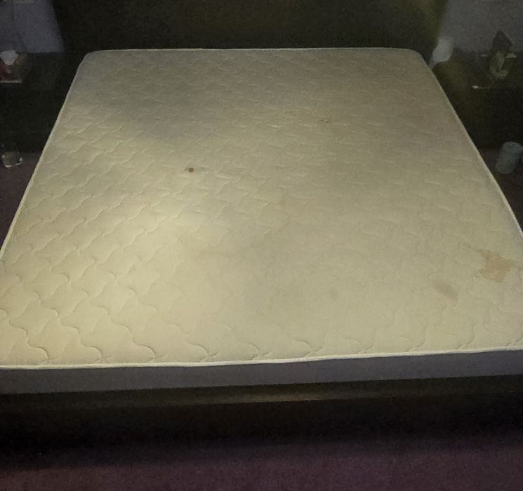 Saltea 180x200x20, folosita dar in stare buna, ridicare din Galati