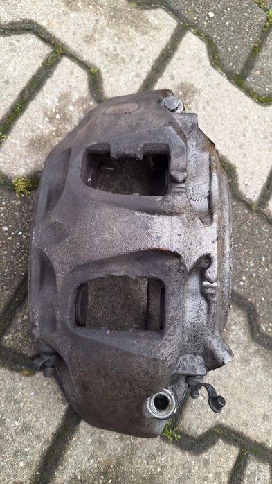 Etrier fata-dreapta Audi Q7 4M