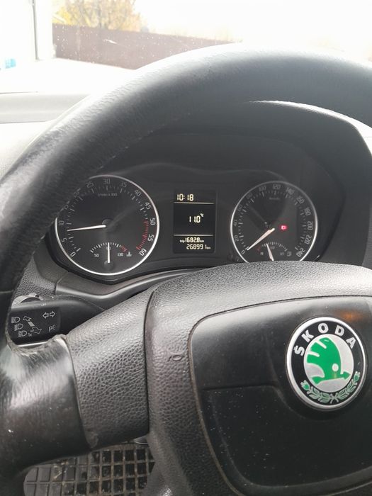 Vând Skoda Octavia 3 perfect funcțională ! 
Motor 1.6 dizel !