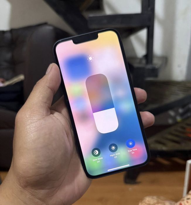 iPhone 13 cu 96% Bateria