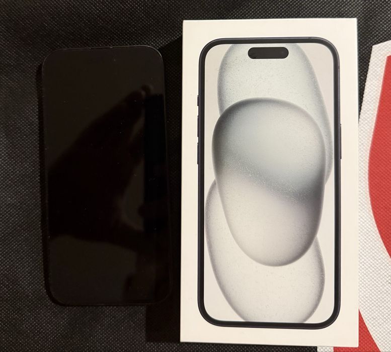 Продавам IPhone 15