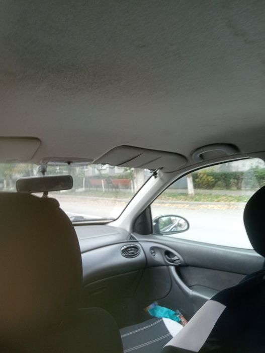 Vând mașina Ford Focus