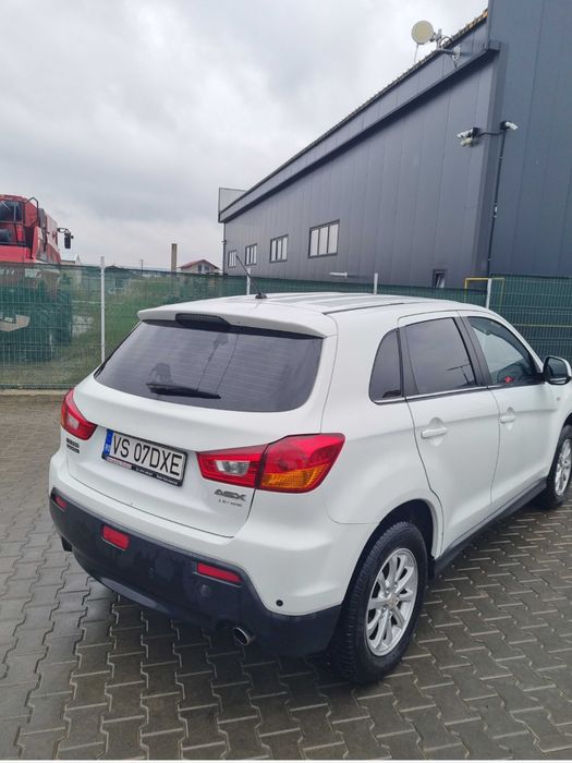 Vând Mitsubishi ASX
