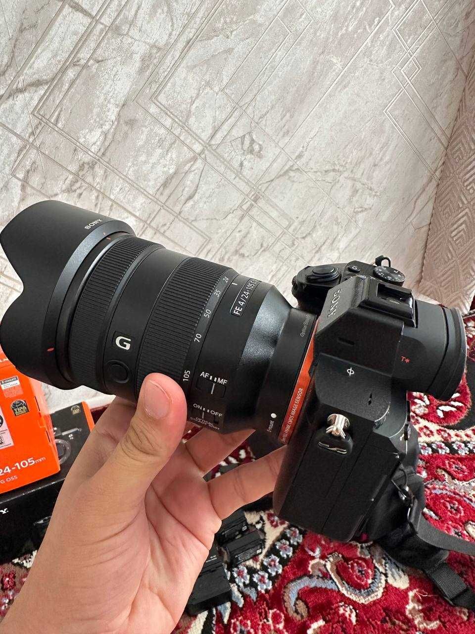 SONY A7-3  SOTILADI! yangi holatda, pachti yangi.